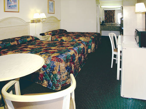 Garden Inn & Suites Ferry Pass Exterior photo