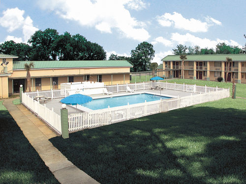 Garden Inn & Suites Ferry Pass Exterior photo